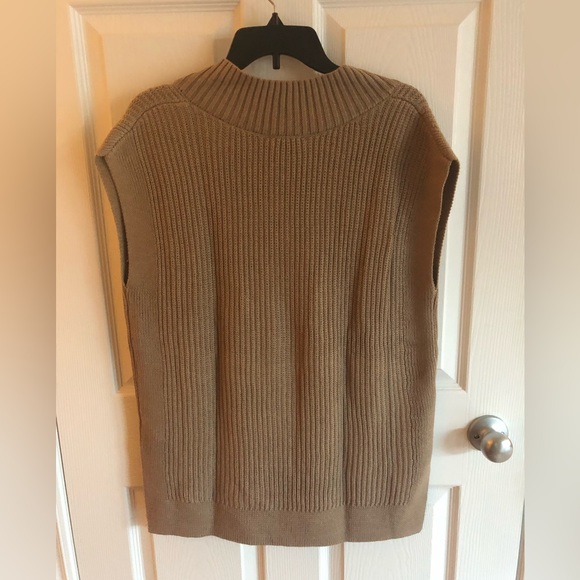 New sweater vest for you ⭐️ - Picture 3 of 3